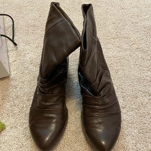 Nine West ‘Altayo’ booties